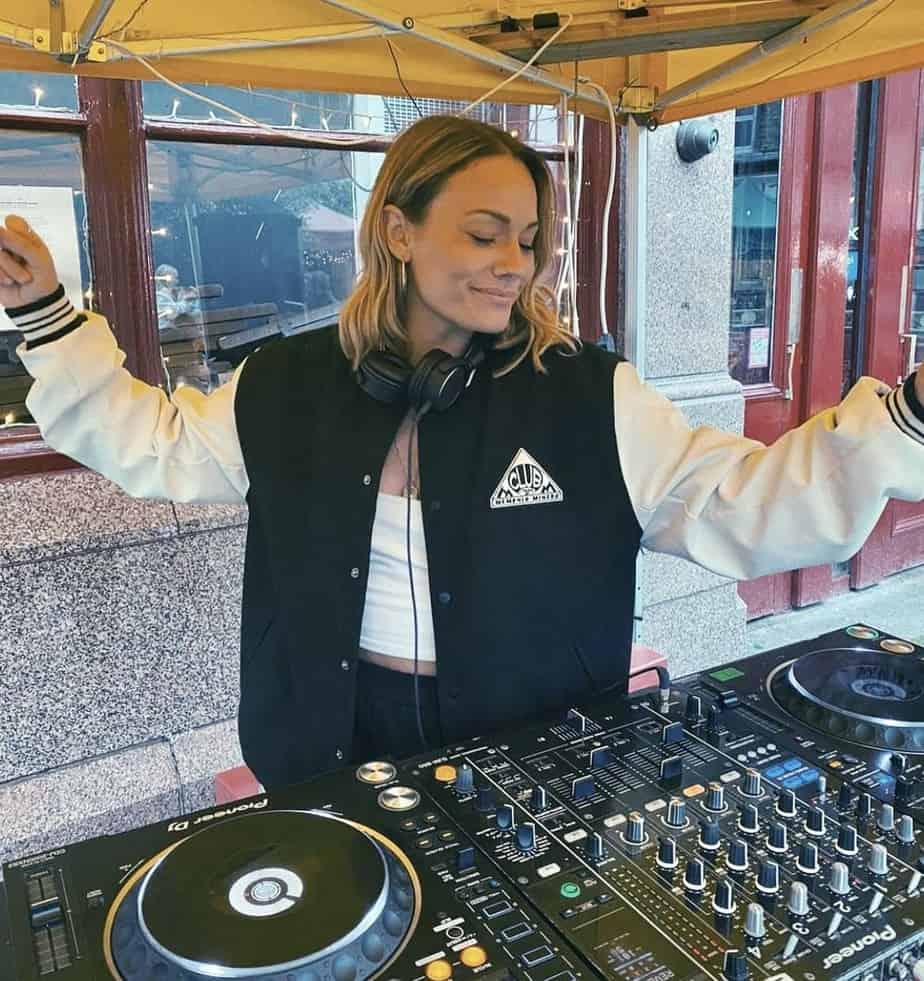DJ Franks - Frank S - Top Female DJ London - Storm DJs Agency 01