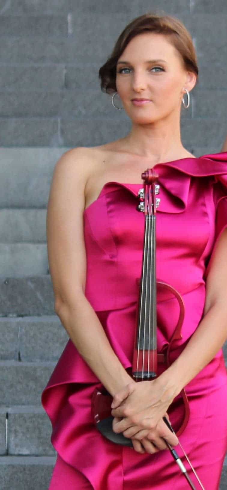 Enrika Uselyte Violinist01