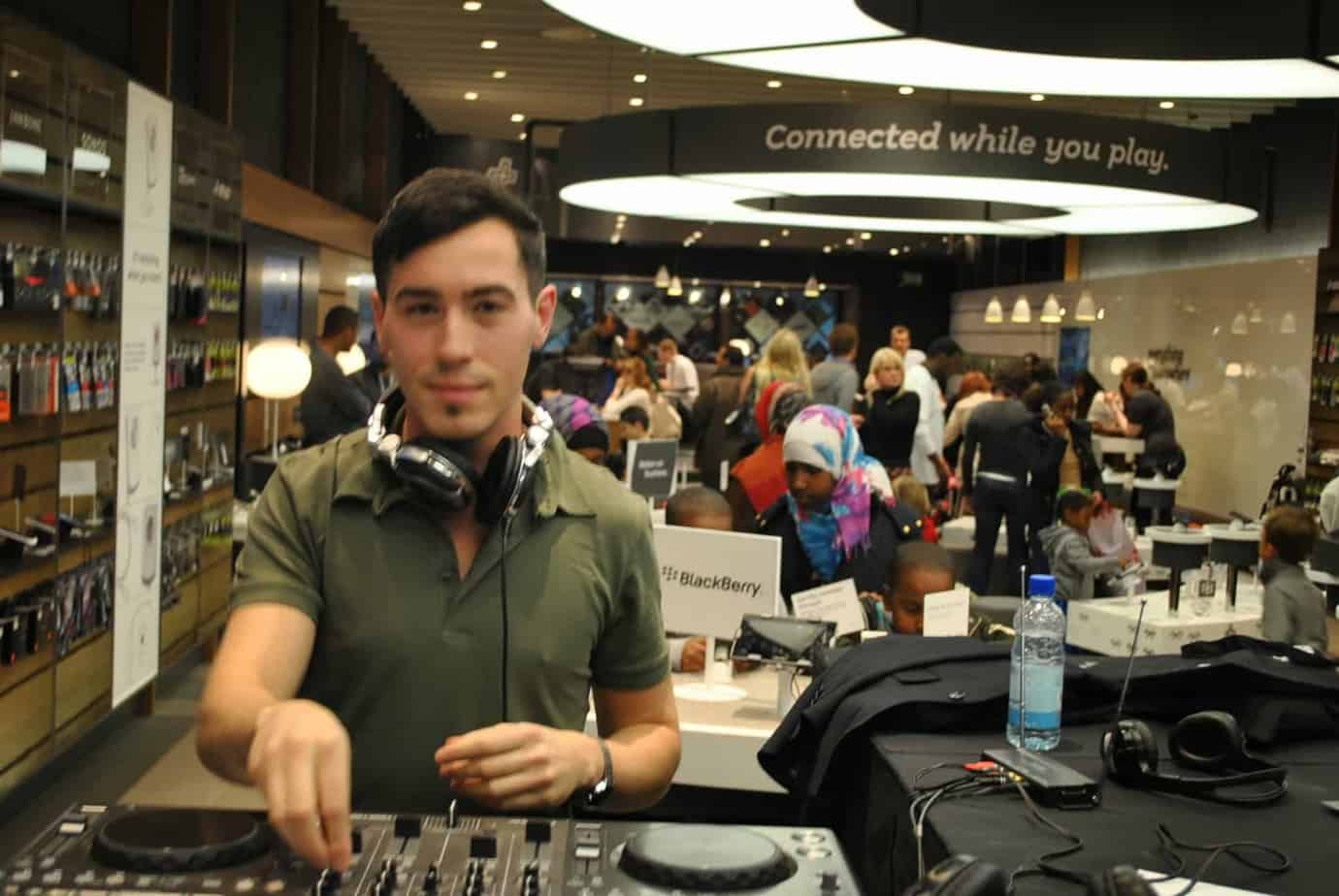 DJ Billy Gonzalez - EE Westfield London - Everything Everywhere - Storm DJs